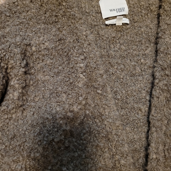 wilfred sweater - Picture 9 of 9